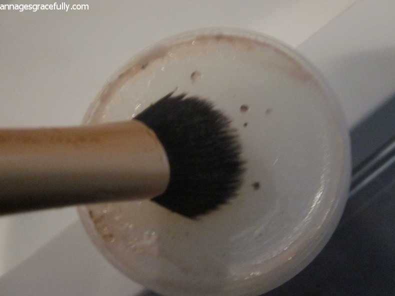 Revolution Solid brush cleaner