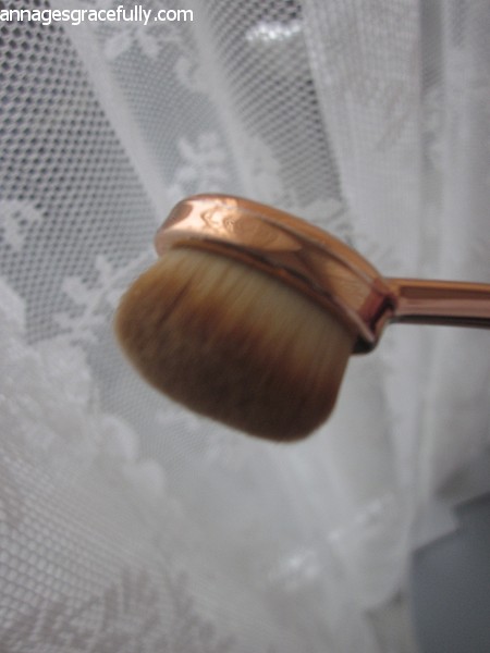 Oval brush Styletone eyeshadow