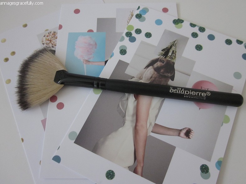 Bellapierre fan brush