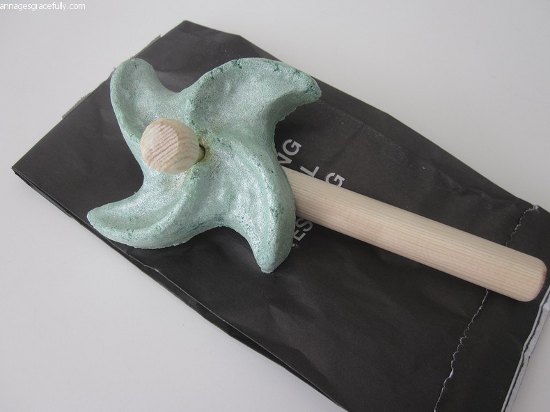 Lush windmill bubblebar