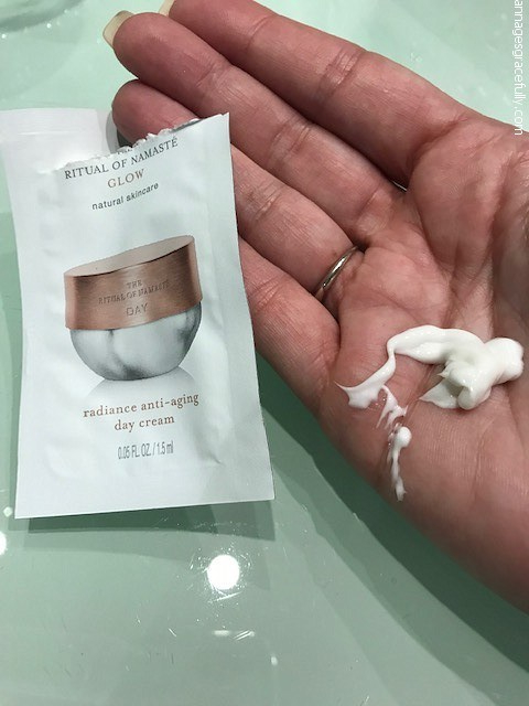 Ritual of namaste Glow