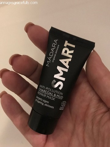 Madara charcoal & mud repair mask